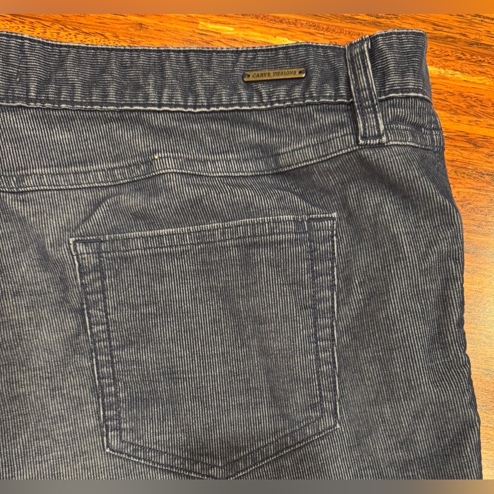 Carve Designs corduroy Dogtown Oahu shorts in dark blue size 14 4” inseam EUC - Picture 4 of 4